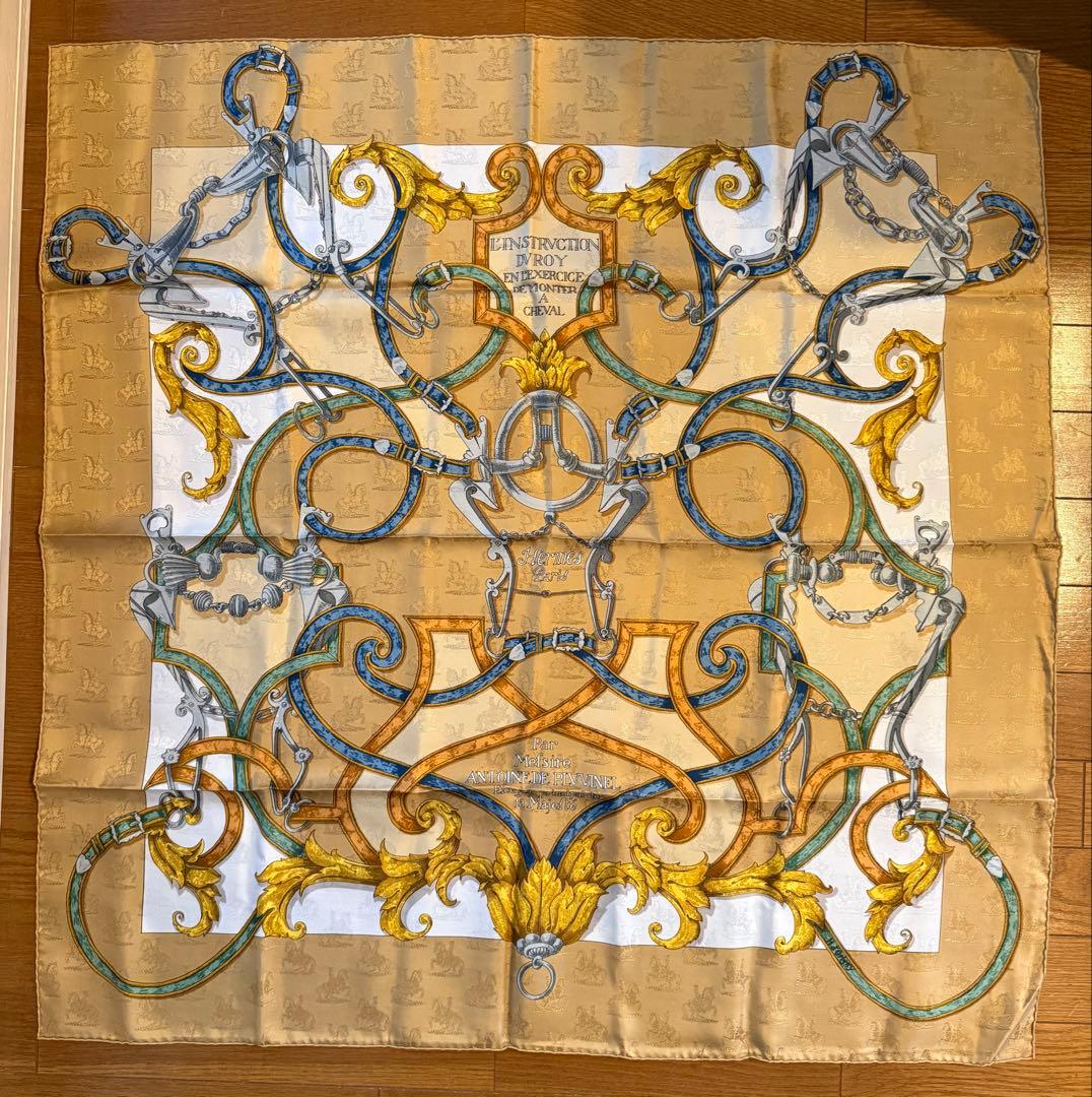 HERMES エルメス　カレ90 帝王学 スカーフ ゴールド　シルク