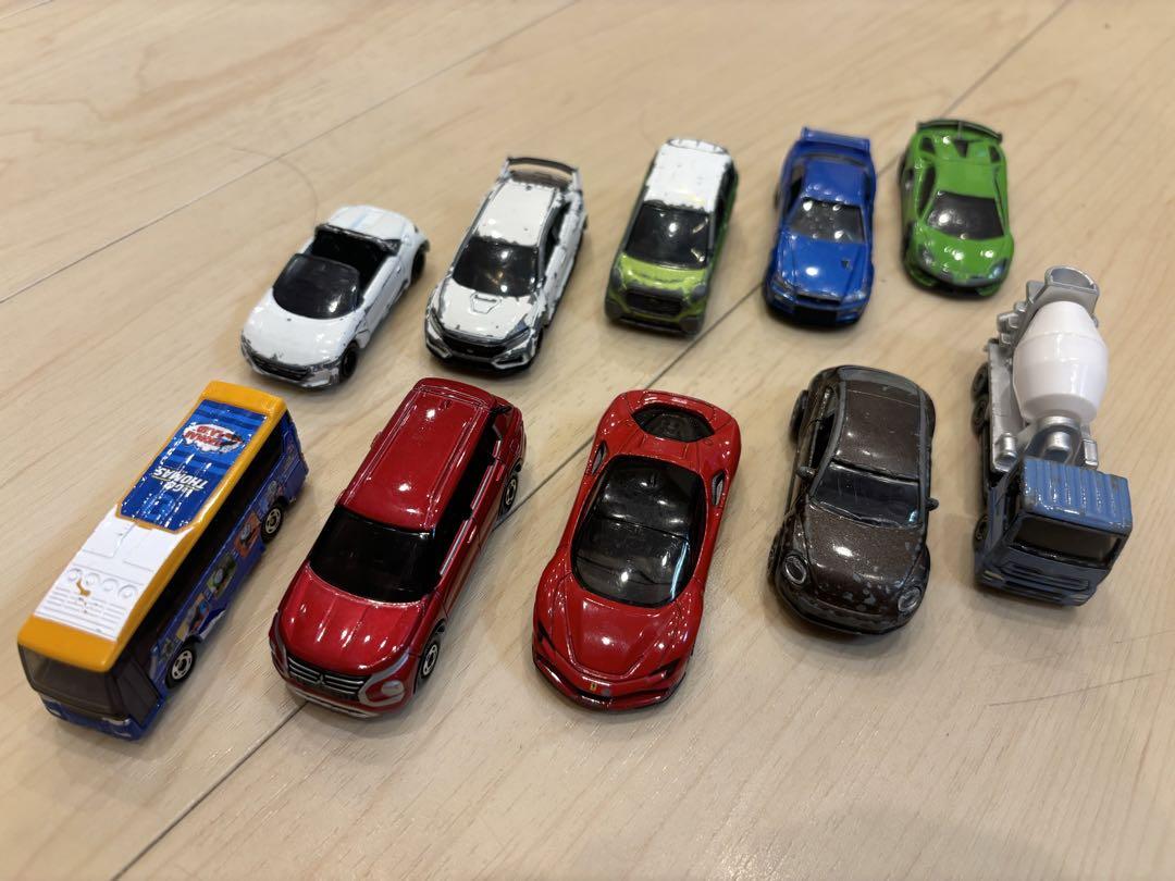 トミカ、カーズ 、マリカー、ミニカー ！！合計120台！！道路パーツ付き