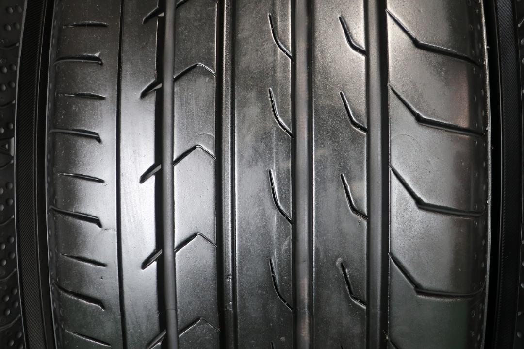 あおゆう様 送料込み 215/60R17 ヨコハマ ブルーアース RV03