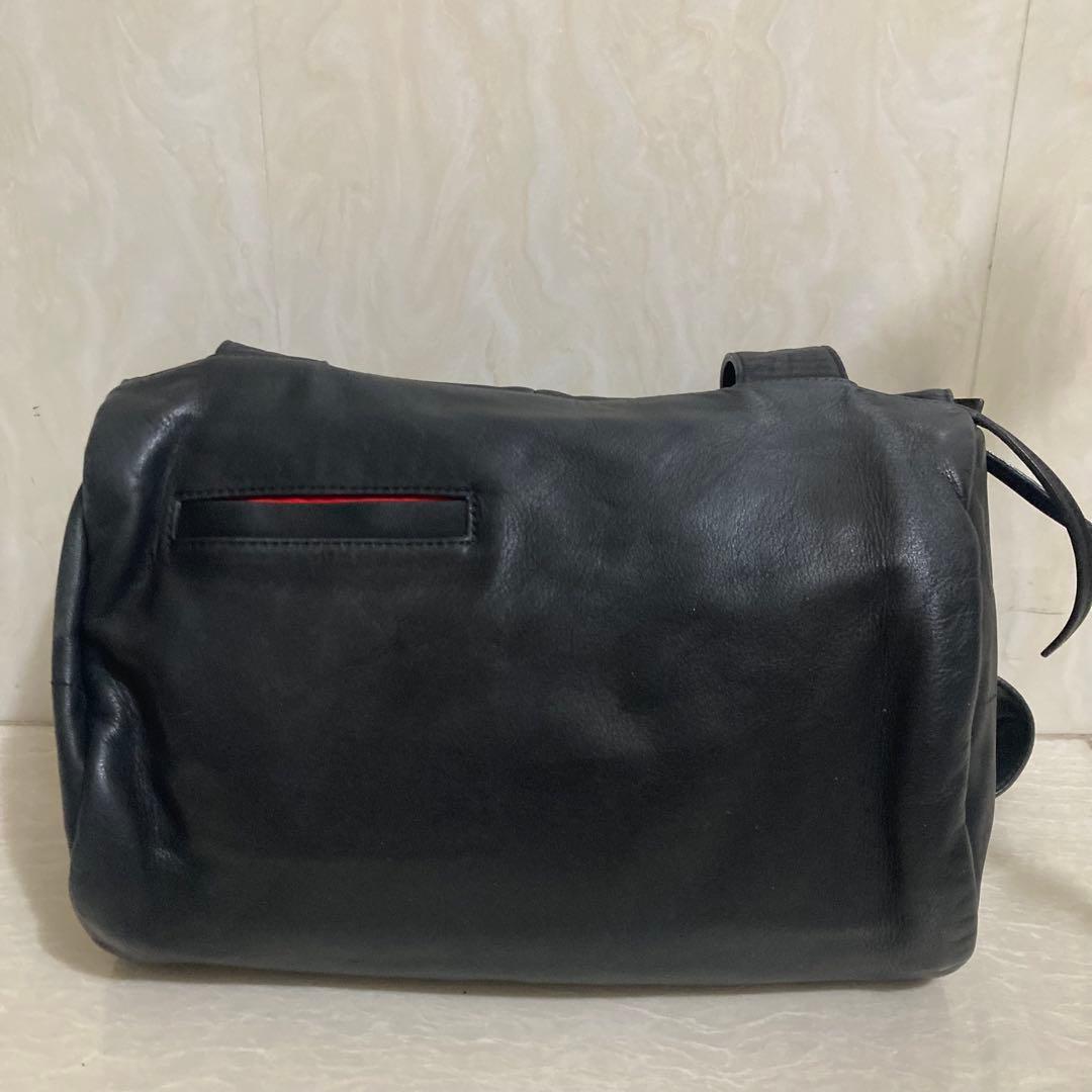 Kawa-Kawa カワカワ　ショルダーバッグ　buttan　黒レザー　貝ボタン