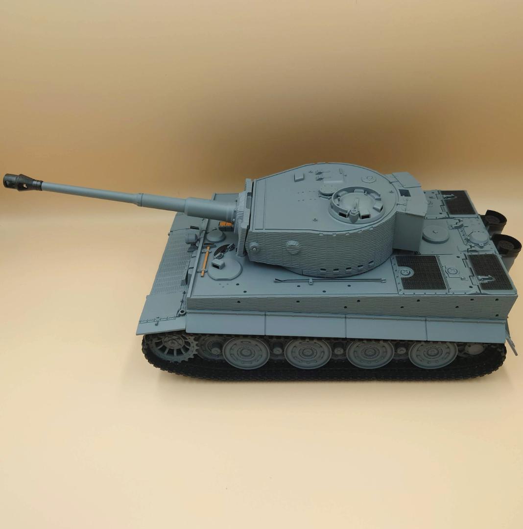 戦車ラジコン リアルサウンド&リコイル新品、♥