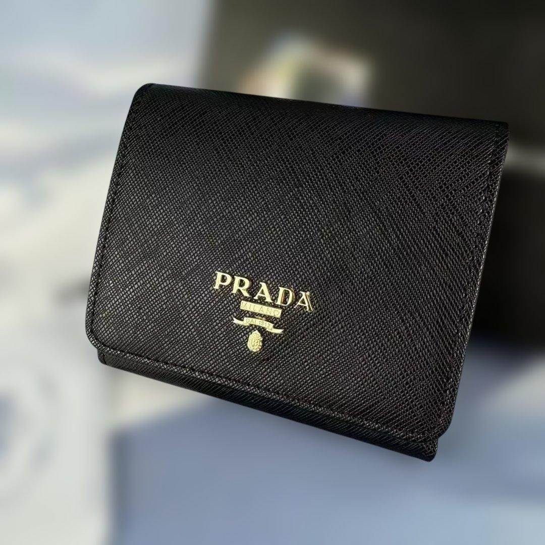 PRADA ブラック 三つ折り財布 送料込み