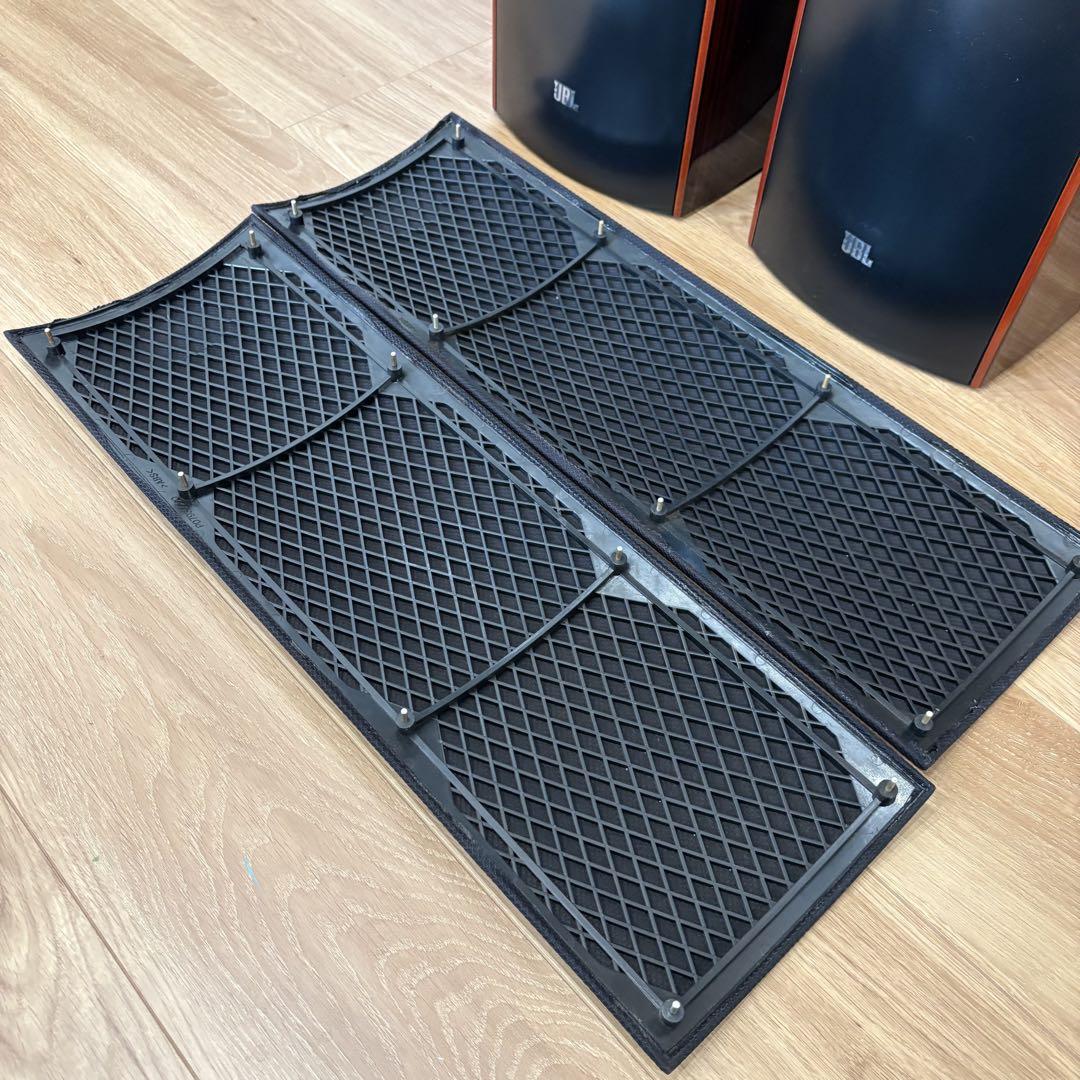 ✟ JBL