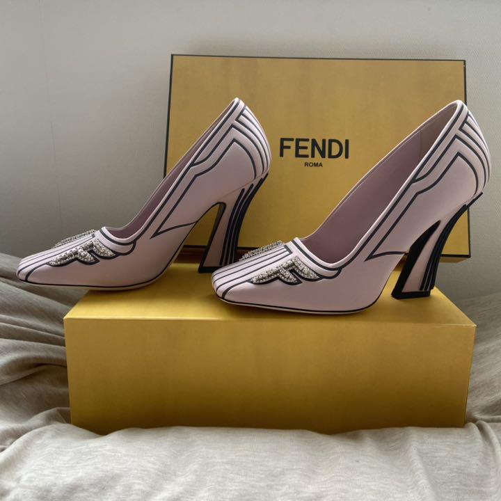 当店限定販売】 ヒール 【新品未使用】FENDIフェンディ パンプス 36.5 100 値下げ Fendiファーポンポンハイヒールパンプス ハイヒール/パンプス