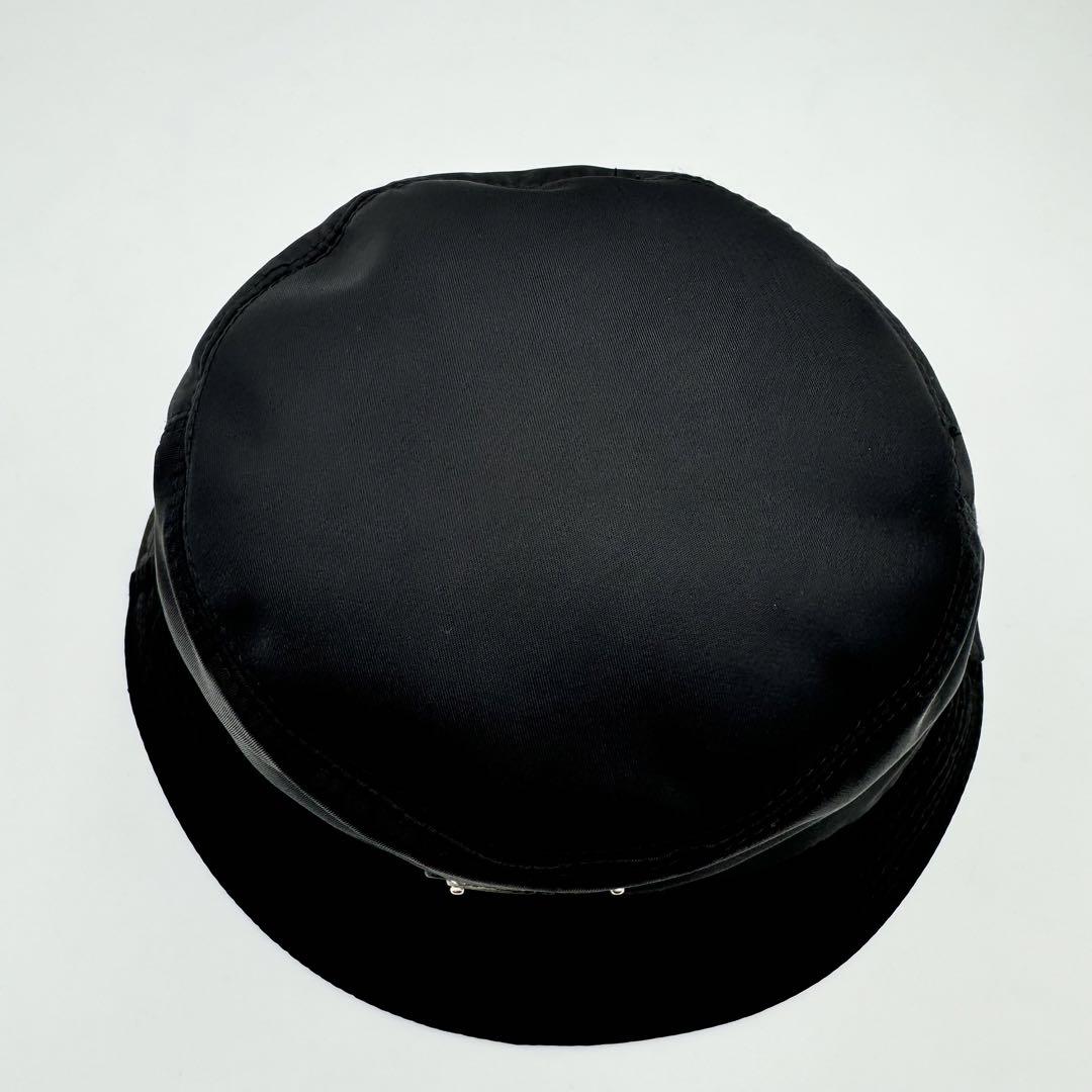 極美品✨PRADA バケットハット　ブラック　ナイロン　三角ロゴプレート 極美品✨PRADA バケットハット ブラック ナイロン 三角ロゴプレート