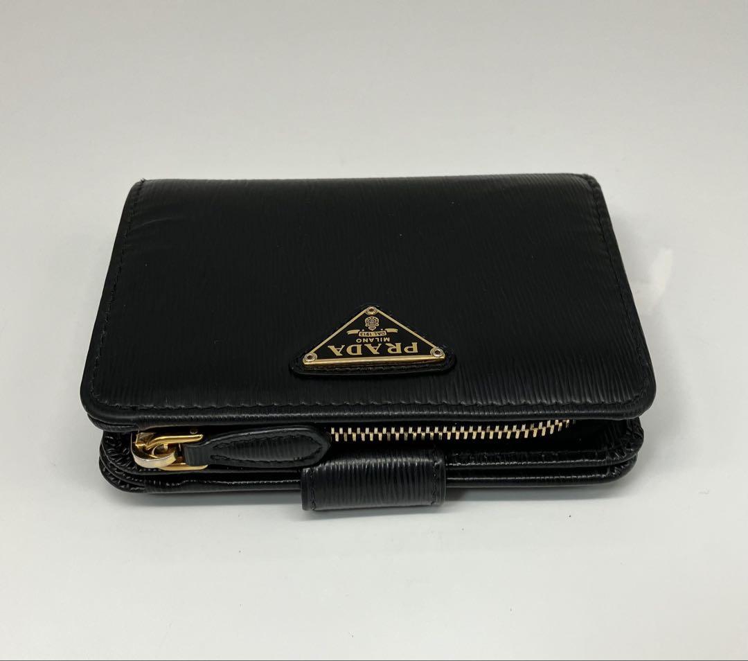 ⭐️ 新型 美品 プラダ トライアングル ヴィッテロムーブ 二