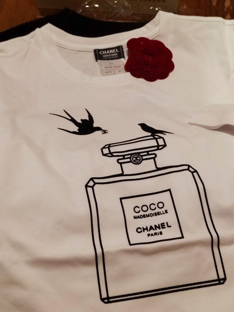 ❣️CHANEL♡ベロアカメリアピンバッジ♡ノベルティ❣️ - メルカリ