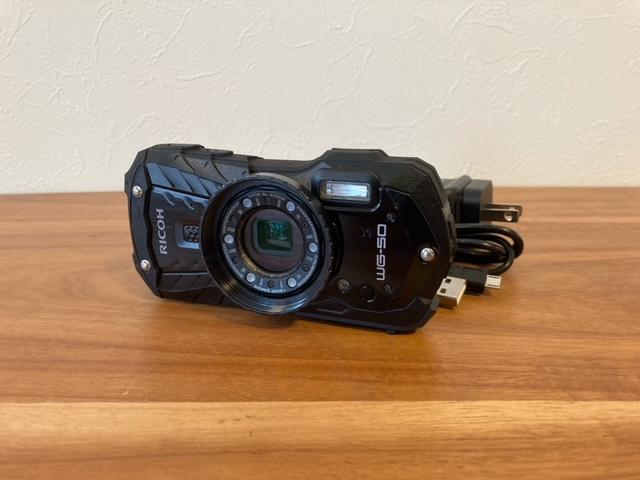 ご予約品】 ☆美品☆ RICOH WG-50 ① デジタルカメラ カメラ¥11,700 無料で配送 SONY α6300+UURigミラー+RODEマイク付 デジタルカメラ