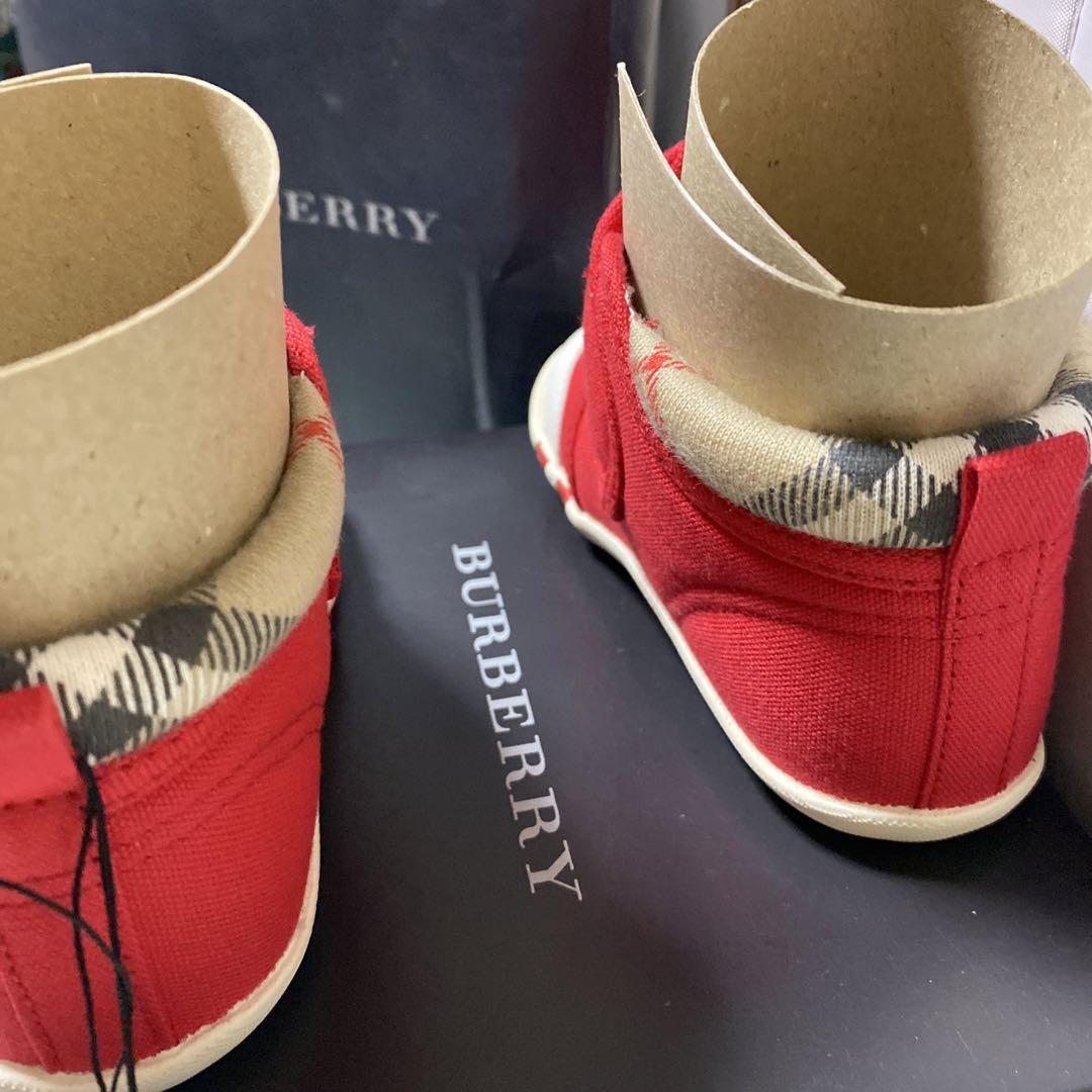 Burberry キッズシューズ　赤色　未使用、新品