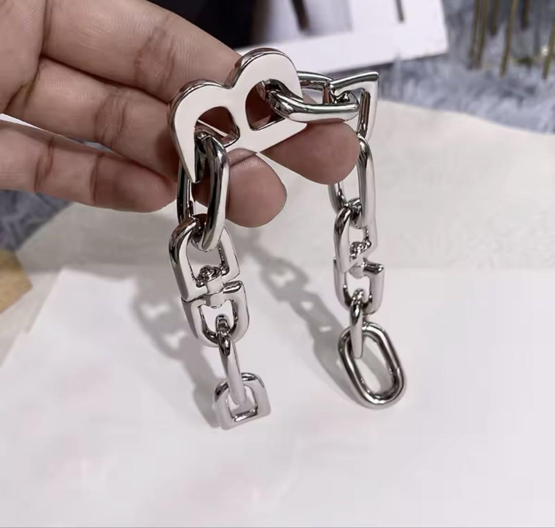 Balenciagaバレンシアガ B CHAINスリムブレスレット シルバー