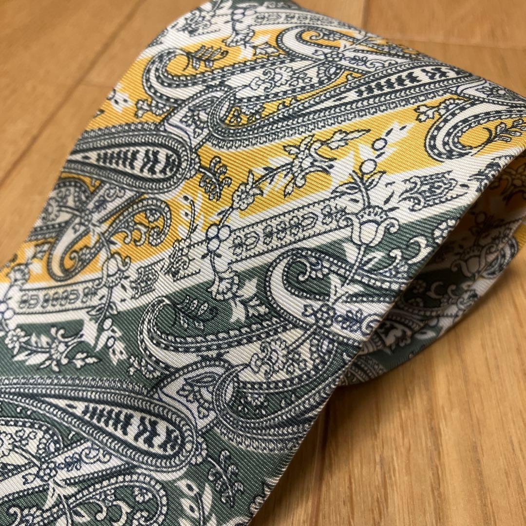 Burberrys ペイズリー柄のネクタイ グリーン イエローBURBERRY