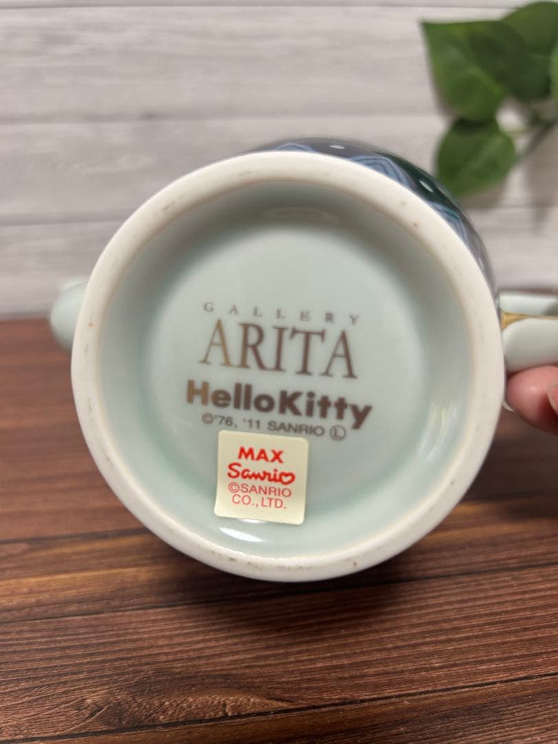 有田焼×ハローキティ　古伊万里柄金彩牡丹 ティーポット