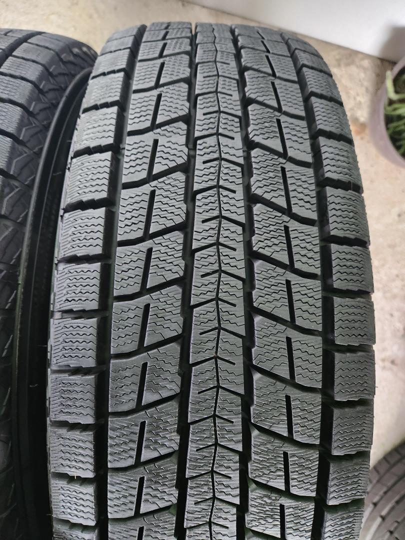 送料込☆2021年製 ダンロップタイヤ 215/70R16 日本製☆4本セット