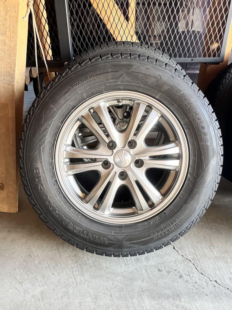 セット品1点目 ダンロップ ウインターマックスSJ8 215/70R16