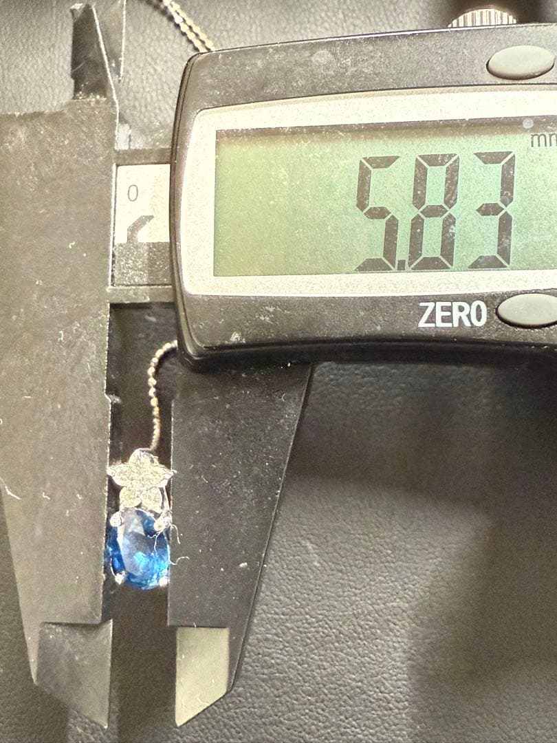 100％本物保証。 特別 価格K18WGサファイアダイアモンド入りペンダントトップ目立った傷や汚れなし