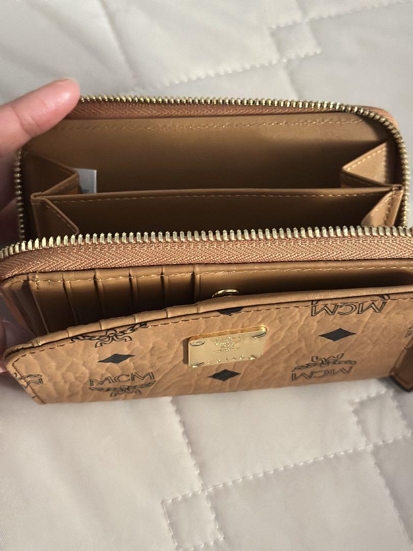 MCM ベージュレザー ポーチ MCM ベージュレザー ポーチ - メルカリ