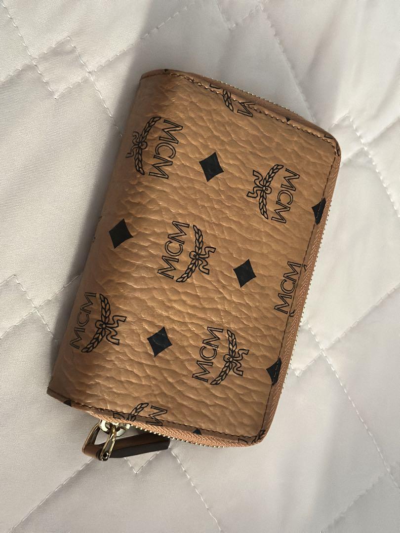 MCM ベージュレザー ポーチ MCM ベージュレザー ポーチ - メルカリ