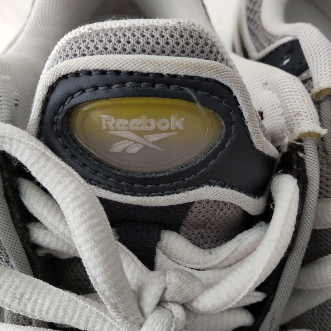 Reebokスニーカー
