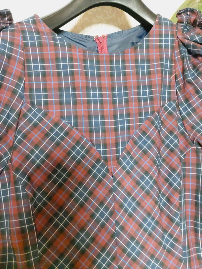 ロイスクレヨン☆チェック柄 お袖ふんわり☆ロングワンピース美品