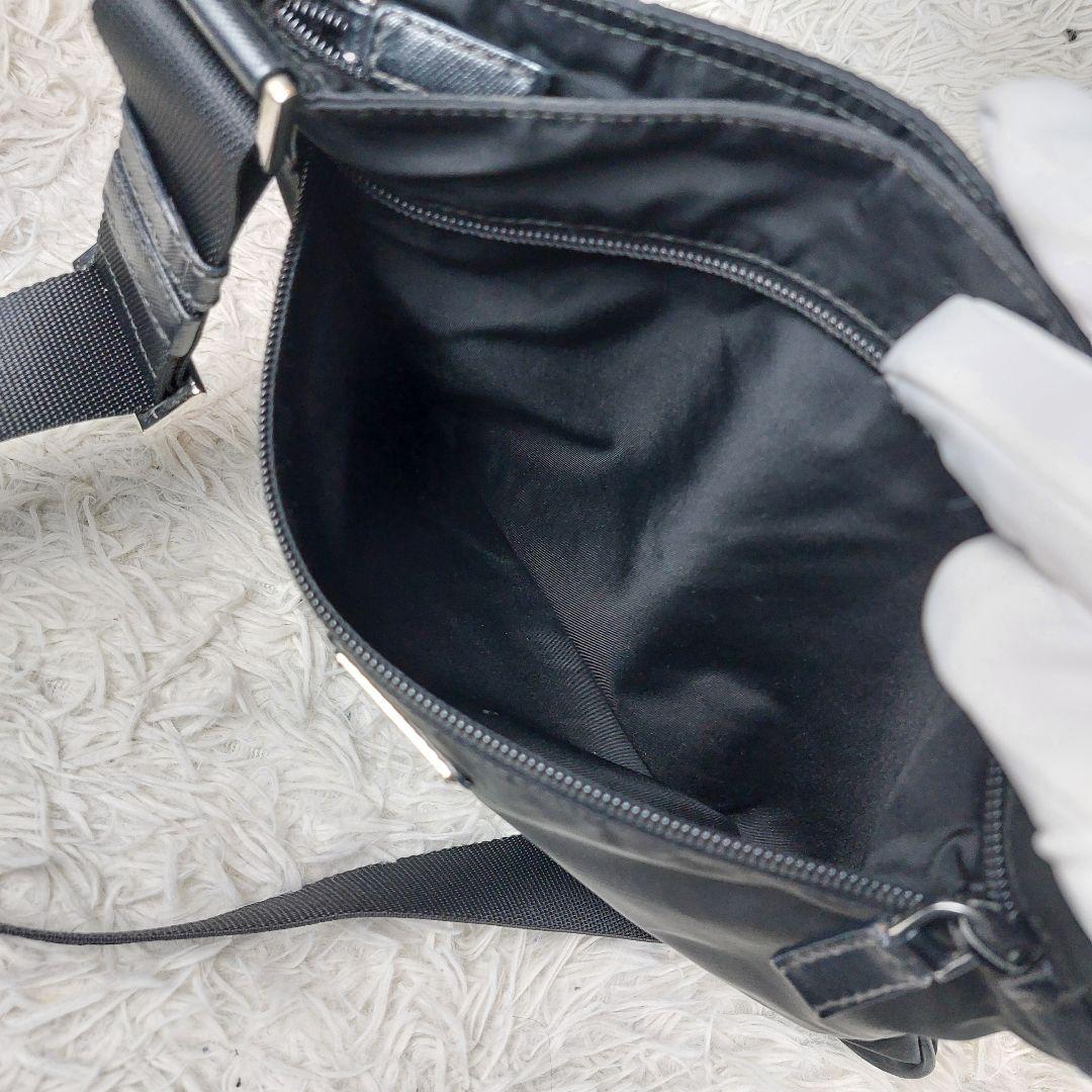 現行 PRADA 近年モデル 三角ロゴ クロスボディ ナイロン ショルダーバッグ 現行 PRADA 近年モデル 三角ロゴ クロスボディ ナイロン ショルダーバッグ