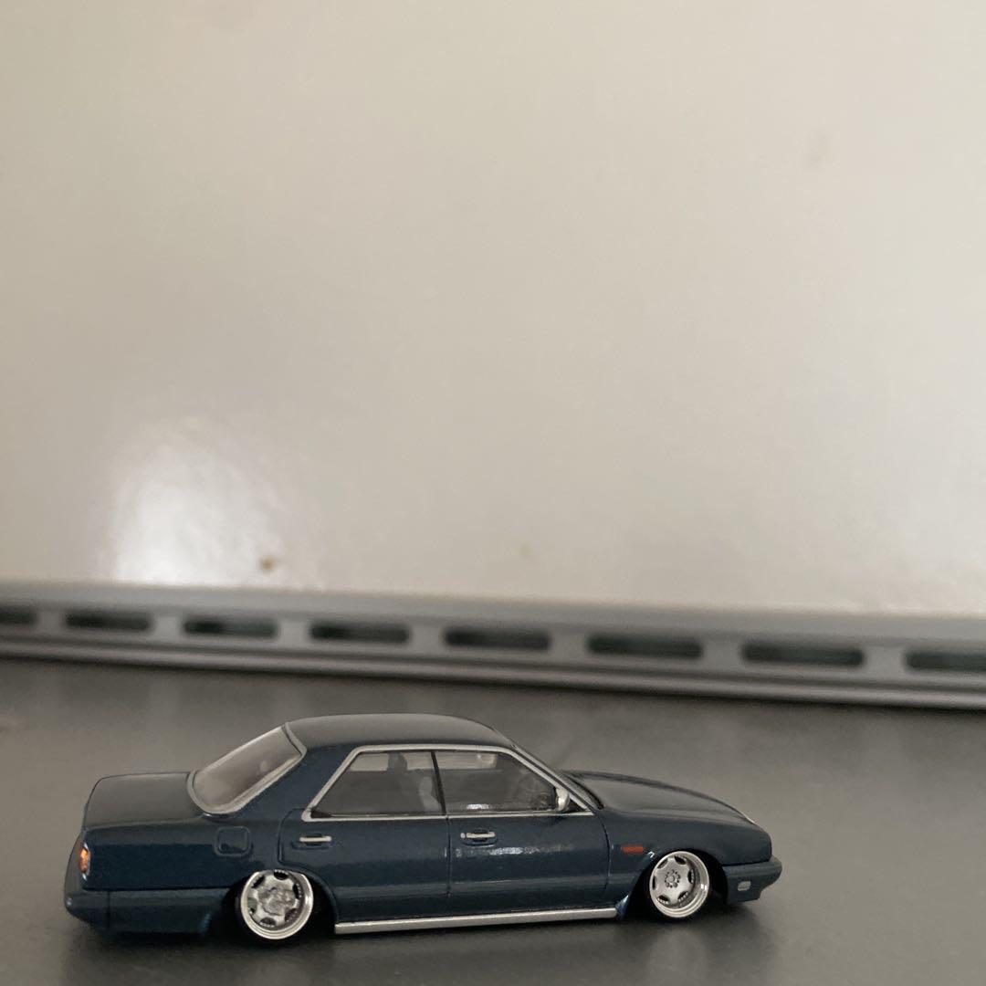 トミカリミテッドビンテージネオ 日産シーマ改