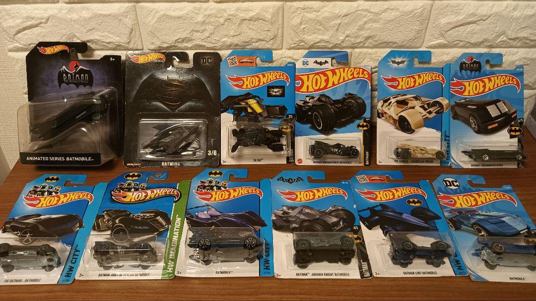 バットマン ホットウィール　バットモービル　ミニカー　12台セット