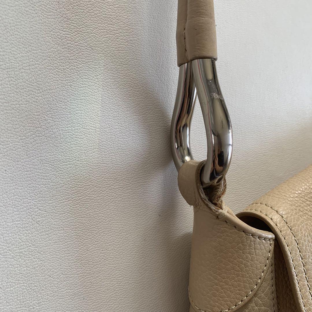 PRADA ワンハンド・レディースレザーバッグ・ベージュ