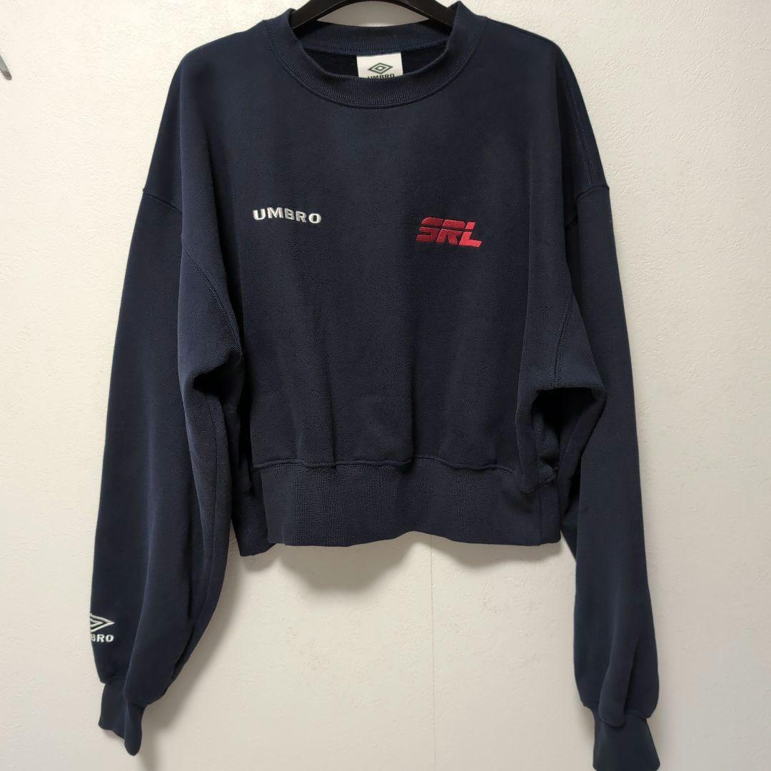 シールームリン UMBRO x SRL LOGOスウェットプルオーバー UMBRO x SRL LOGOスウェットプルオーバー