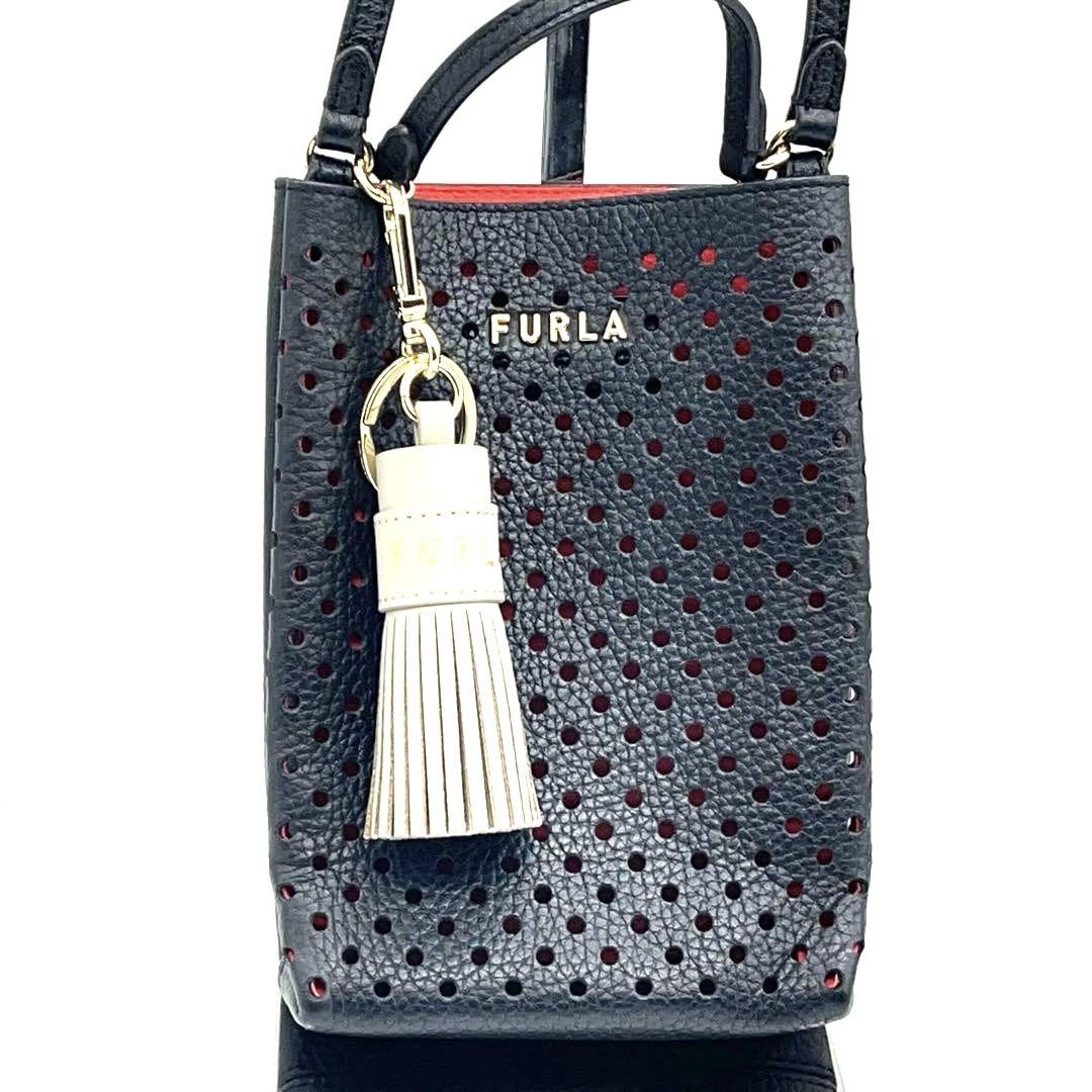 【美品】 美品◾️FURLA 穴あき ショルダーバッグ - メルカリ バッグ