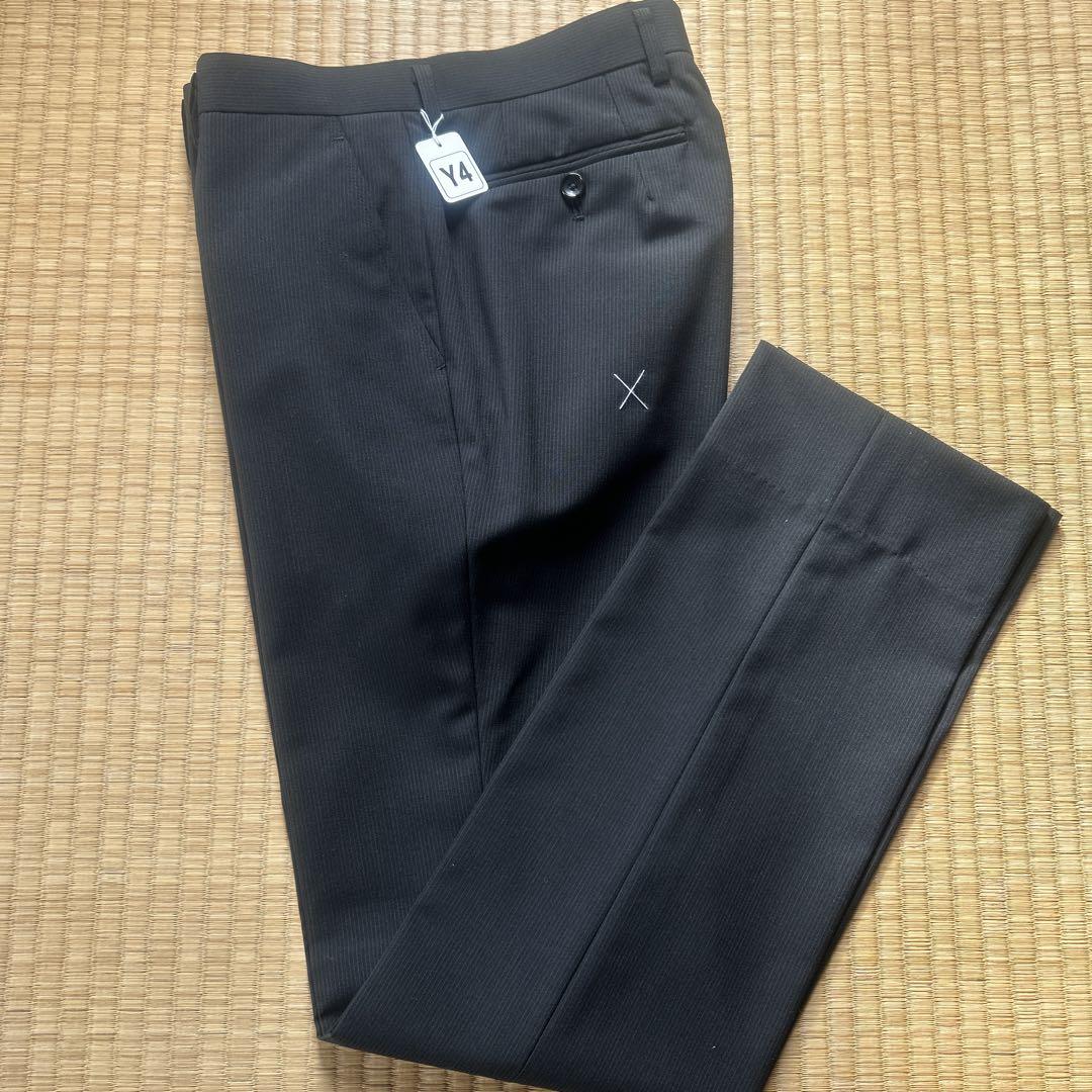ブラック2パンツ付きスーツ