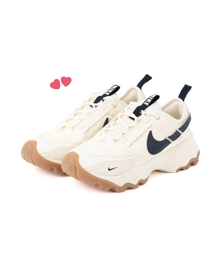 ナイキ　NIKE TC7900