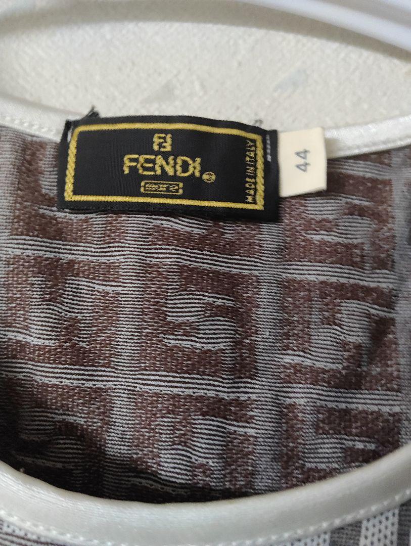 レア！FENDI 半袖Tシャツ サイズ44 グレー レア！FENDI 半袖Tシャツ サイズ44 グレー