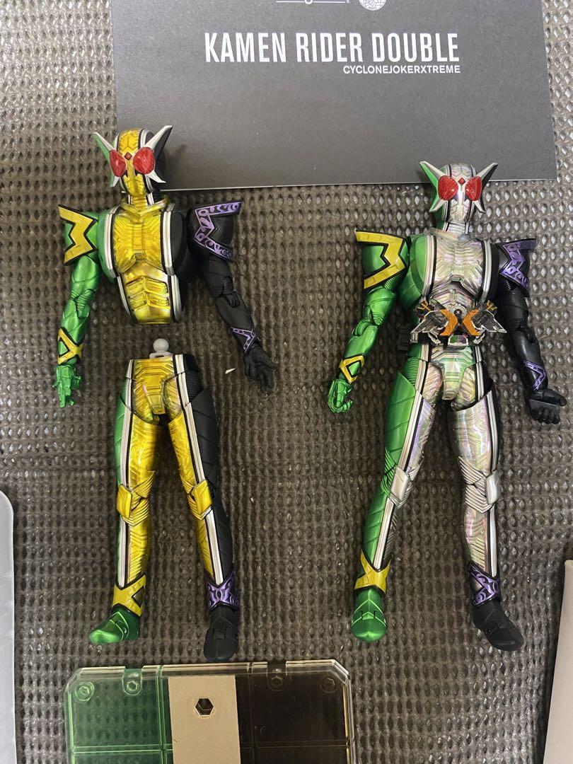 真骨彫　仮面ライダーダブル　サイクロンジョーカーエクストリーム　ゴールド版付き
