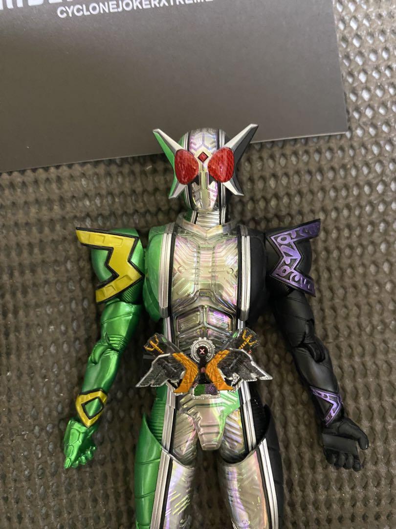 真骨彫　仮面ライダーダブル　サイクロンジョーカーエクストリーム　ゴールド版付き