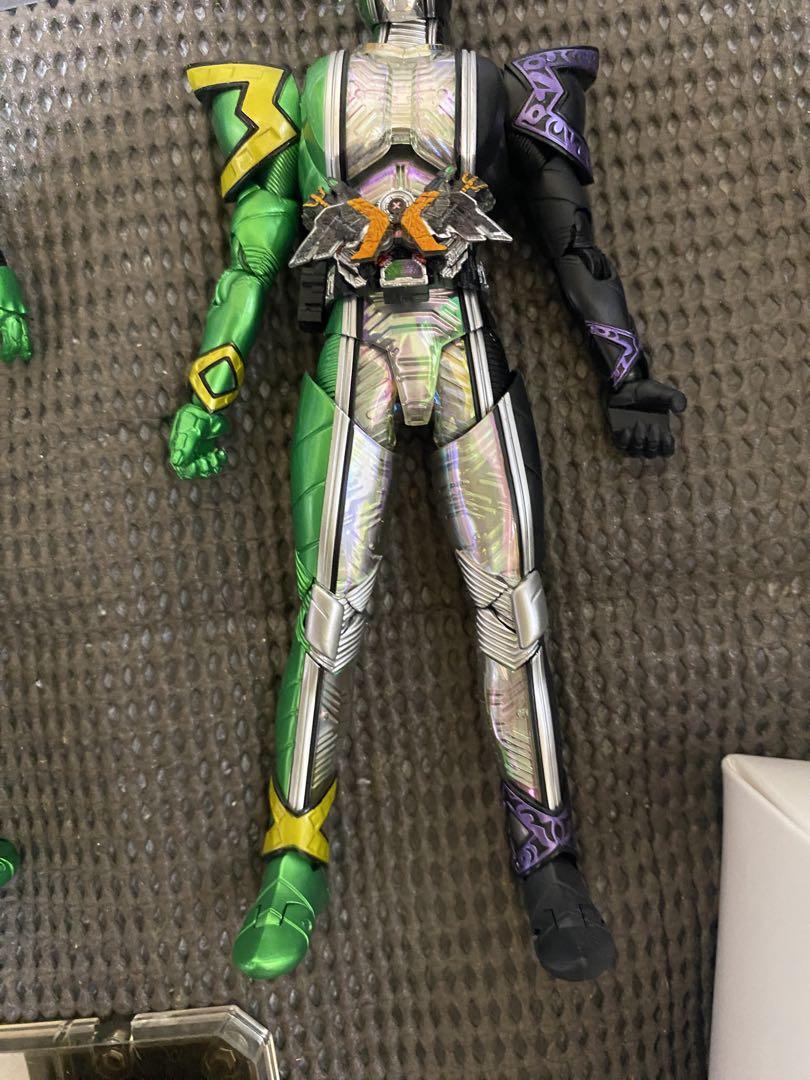 真骨彫　仮面ライダーダブル　サイクロンジョーカーエクストリーム　ゴールド版付き