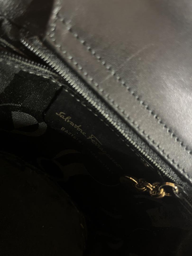 SalvatoreFerragamo バケツバッグ ヴァラリボン