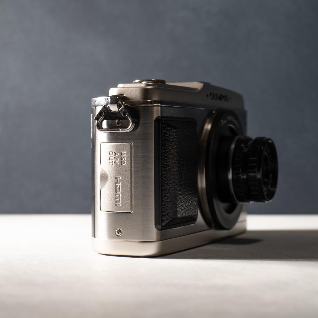 【写ルンです感覚のコンデジ】OLYMPUS PEN E-P1 24mm