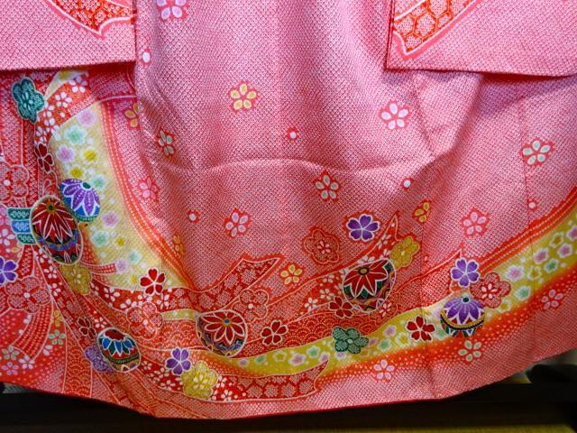 女児四つ身着物単品　サーモンピンク　鞠の柄