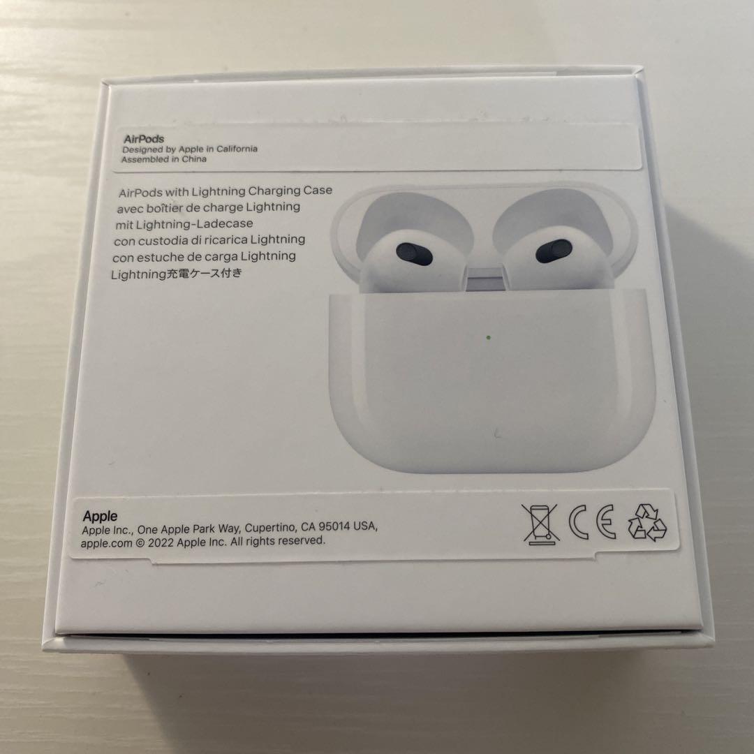 AirPods 第3世代3rd￼Lightning充電ケース付き ライトニング