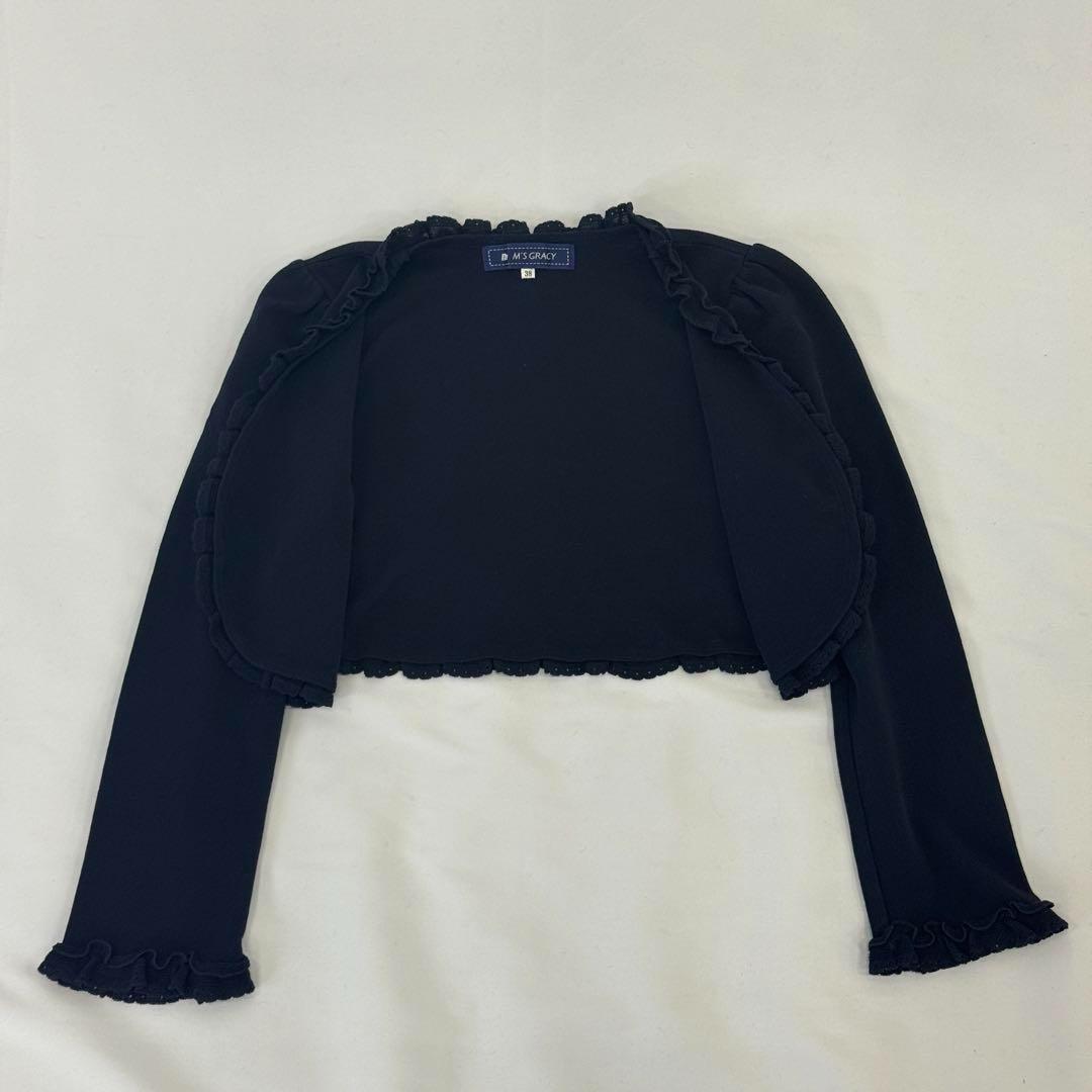 美品★定価約3万★エムズグレイシー★パール装飾 フリル袖 ハイネックニット★38 美品】エムズグレイシー 628005 ボレロ 38 ネイビー ニット