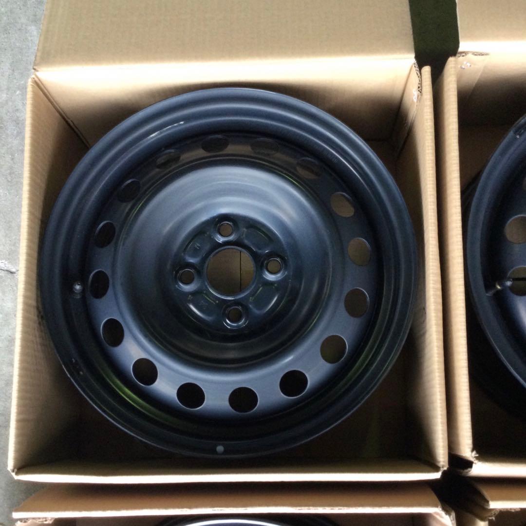 新車外し スチールホイールセット目立った傷や汚れなし