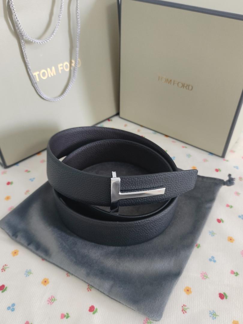 TOM FORD ブラックレザーベルト T字型バックル