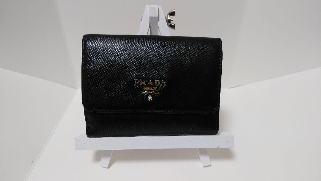 PRADA　プラダ　三つ折り財布　レザー