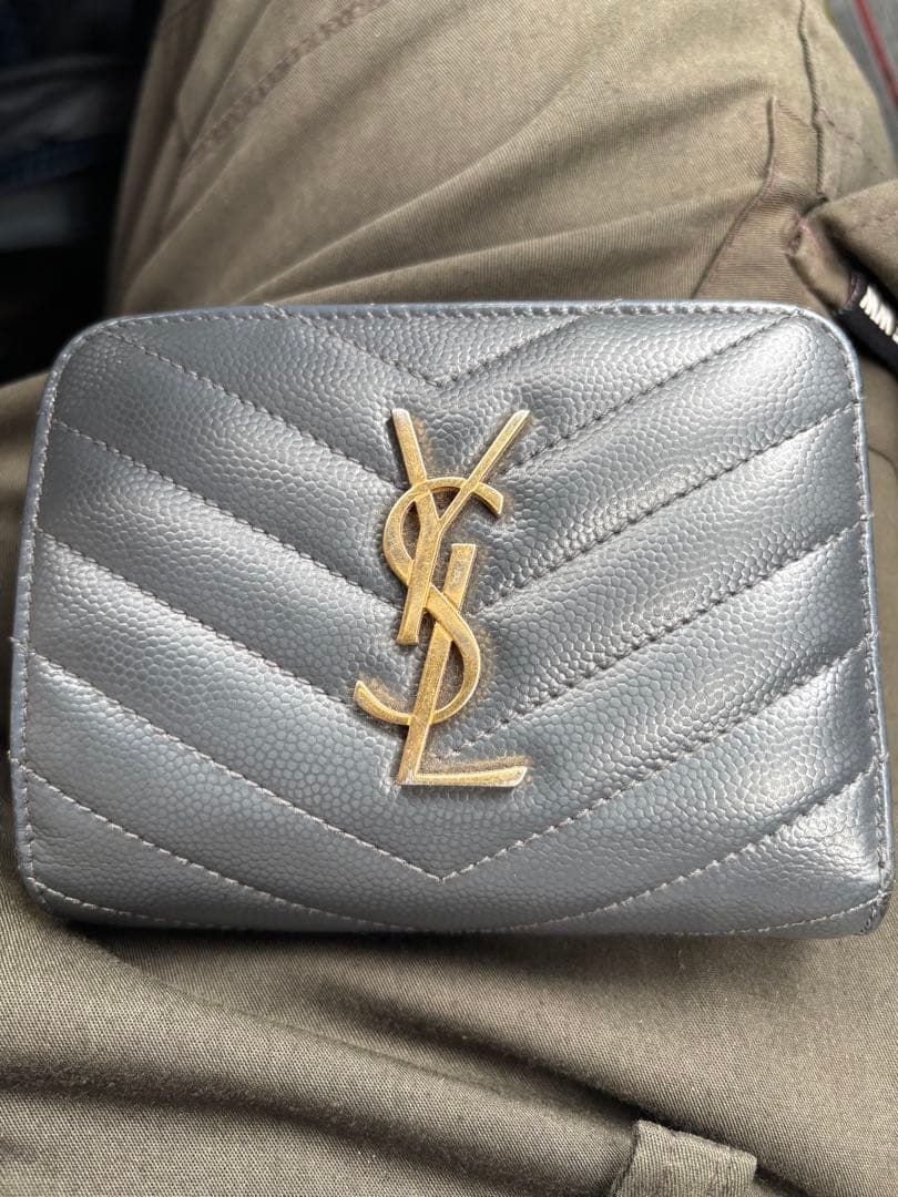 YSL グレー レザー 二つ折り財布