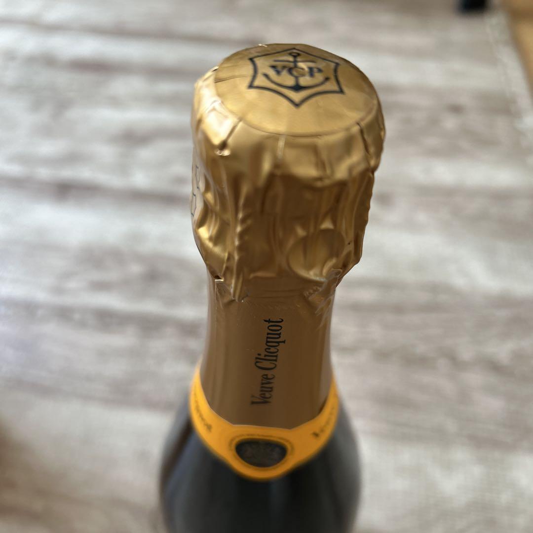 Mです　Veuve Clicquot Brut 750ml 12%