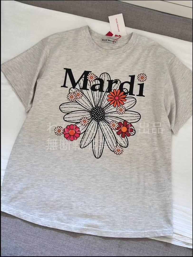 韓国の大人気 Mardi Mercredi 花柄Tシャツとショートパンツ