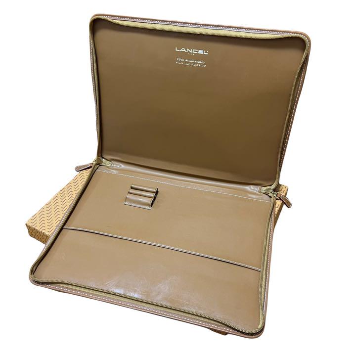 100%新品お得 新品 箱入り LANCEL ランセル タブレットケース 本革 RCrmy-m23062284752 限定SALE高品質