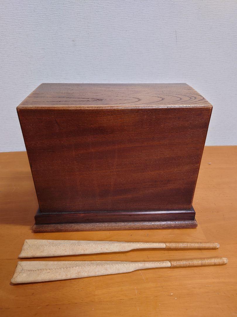 時代の拍子盤と鹿革の張り扇　能楽　狂言　伝統芸能