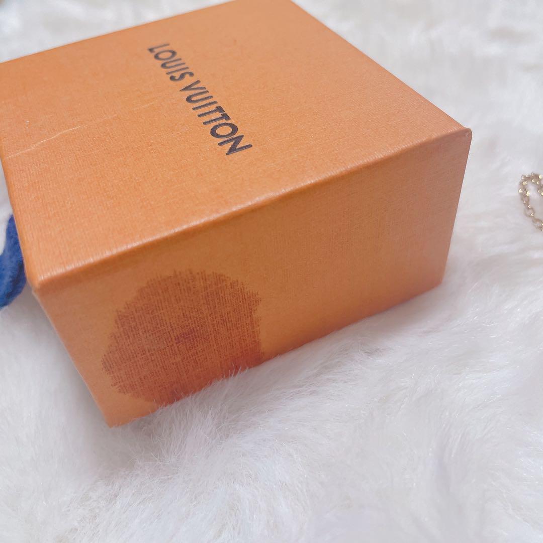 LOUIS VUITTON ルイヴィトン ネックレス・エッセンシャルV　ゴールド