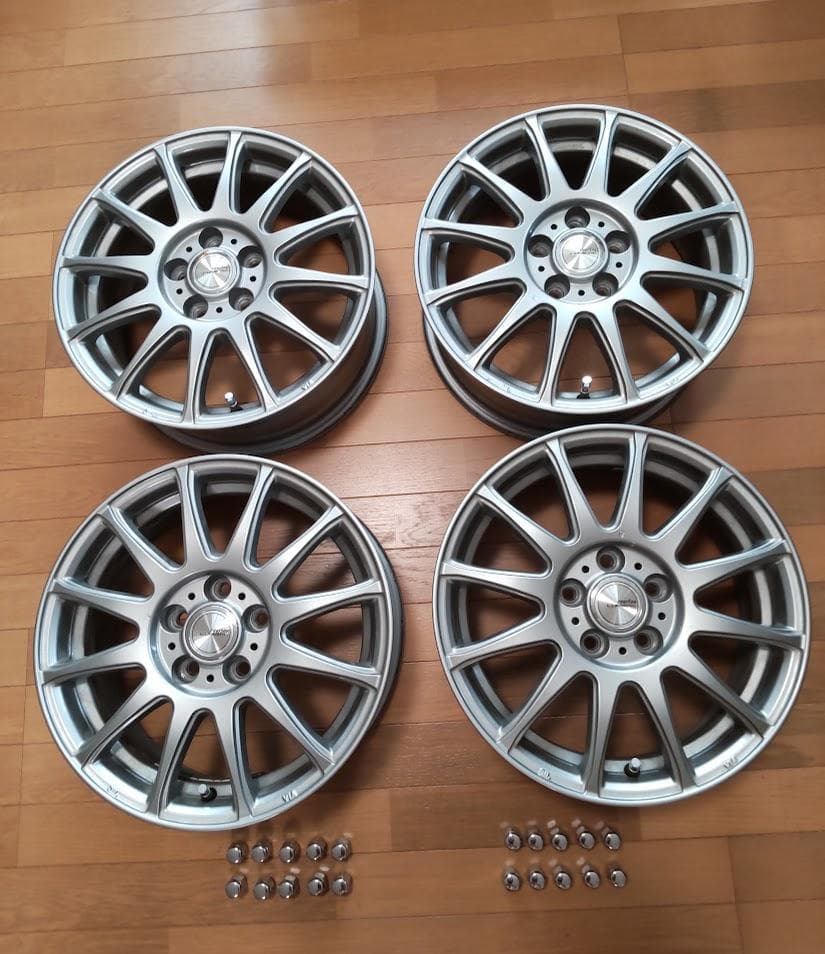 15インチ シルバーホイール 4本セット ナット付き(スタッドレス用) 15インチ シルバーホイール 4本セット ナット付き(スタッドレス用)